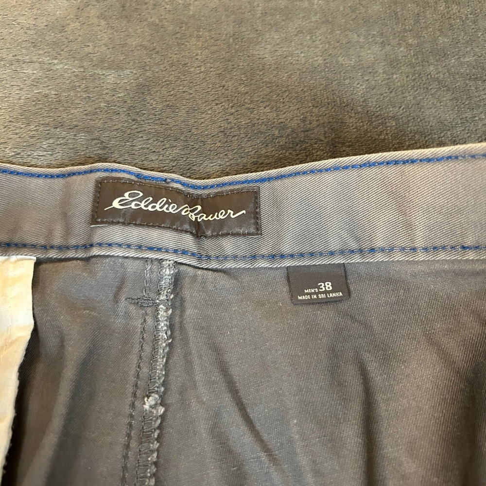 Eddie Bauer Shorts Mens Size 38 Gray Casual‎ Flat Front Comfort Outdoor Stretch
